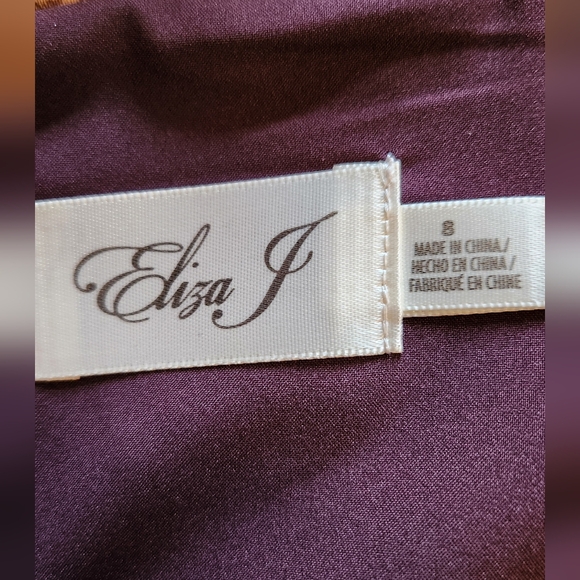 Beautiful plum and gold dress. - Picture 4 of 4